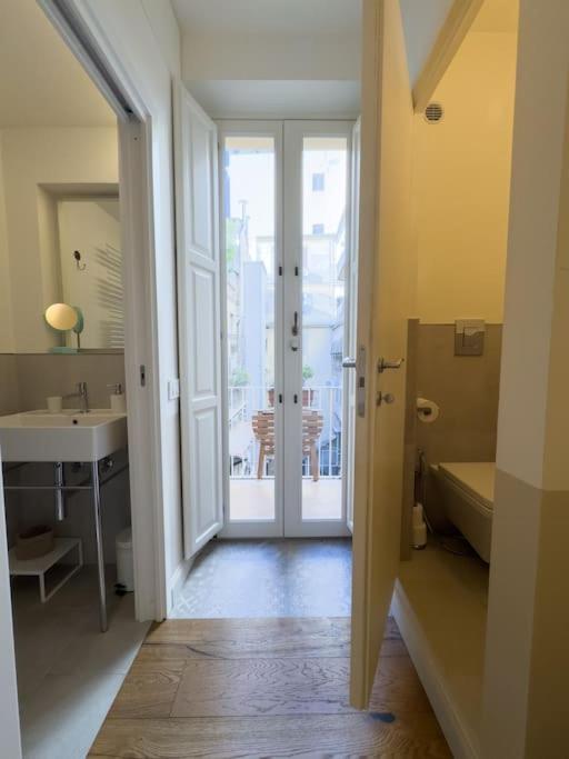 5 Minutes Far From Colosseum Apartment Rom